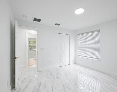 4668 Sw 183rd Avenue - Photo Thumbnail 9