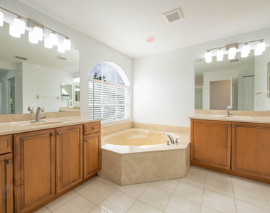 4668 Sw 183rd Avenue - Photo Thumbnail 15