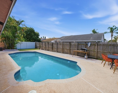 5635 Lake George Place - Photo Thumbnail 28
