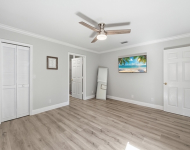 5635 Lake George Place - Photo Thumbnail 16