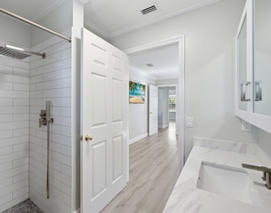 5635 Lake George Place - Photo Thumbnail 18