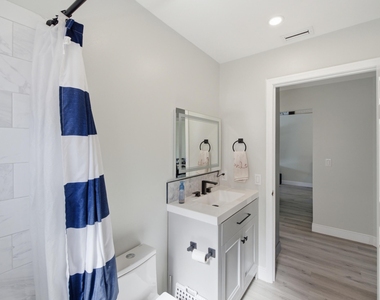 5635 Lake George Place - Photo Thumbnail 24