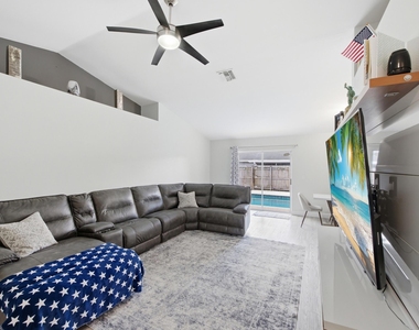 5635 Lake George Place - Photo Thumbnail 7