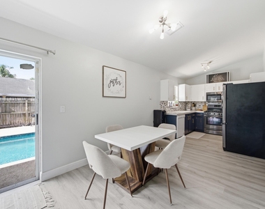 5635 Lake George Place - Photo Thumbnail 10