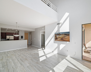 17 W Vernon Avenue - Photo Thumbnail 3