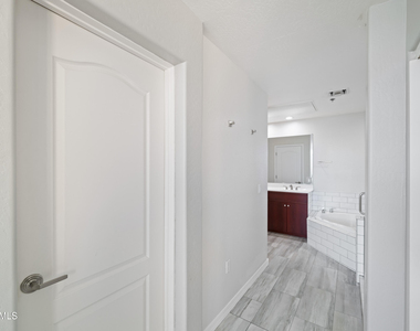 17 W Vernon Avenue - Photo Thumbnail 24