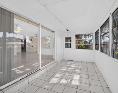 300 Nw 42nd Street - Photo Thumbnail 21