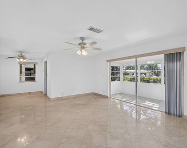 300 Nw 42nd Street - Photo Thumbnail 1