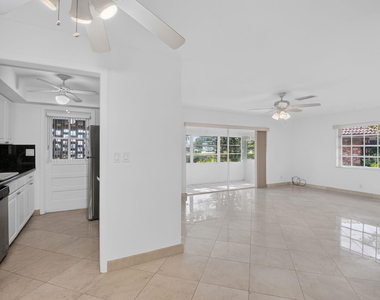 300 Nw 42nd Street - Photo Thumbnail 27