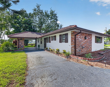 300 Nw 42nd Street - Photo Thumbnail 23