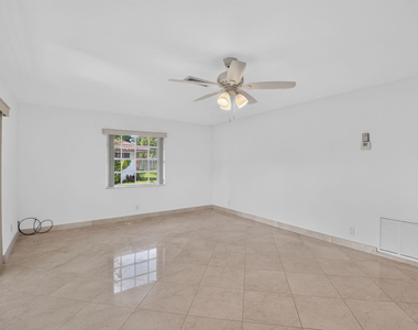300 Nw 42nd Street - Photo Thumbnail 29