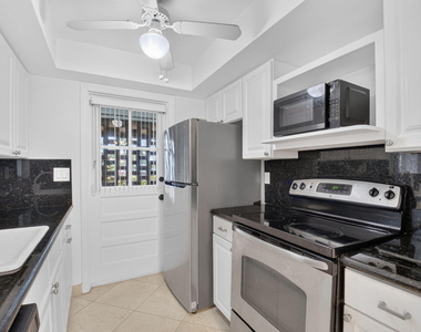 300 Nw 42nd Street - Photo Thumbnail 14