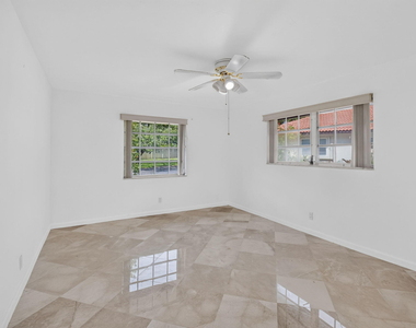 300 Nw 42nd Street - Photo Thumbnail 16