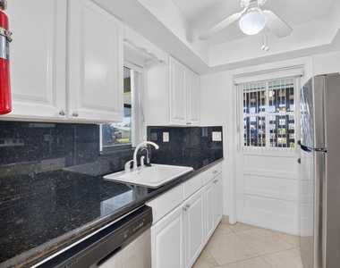 300 Nw 42nd Street - Photo Thumbnail 32
