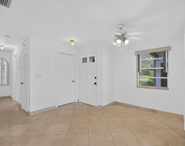 300 Nw 42nd Street - Photo Thumbnail 5