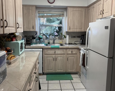 2600 S Ocean Drive - Photo Thumbnail 10