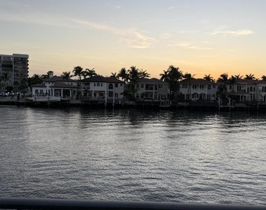 2600 S Ocean Drive - Photo Thumbnail 4