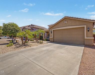 731 W Mesquite Tree Lane - Photo Thumbnail 2