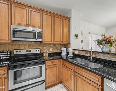 731 W Mesquite Tree Lane - Photo Thumbnail 16