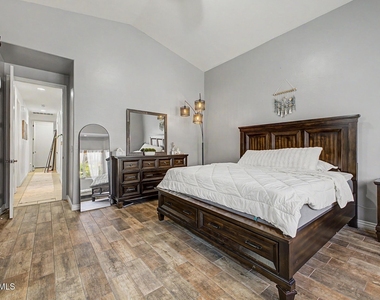 731 W Mesquite Tree Lane - Photo Thumbnail 18