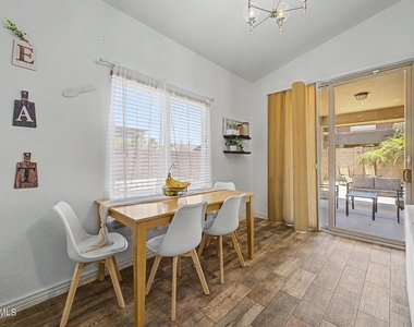 731 W Mesquite Tree Lane - Photo Thumbnail 10