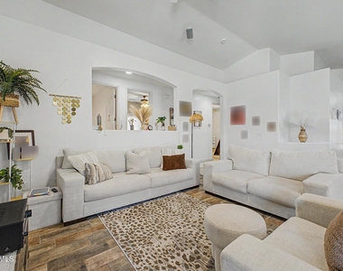 731 W Mesquite Tree Lane - Photo Thumbnail 8