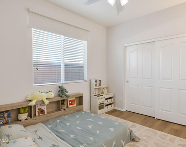 9937 W Andrea Drive - Photo Thumbnail 5