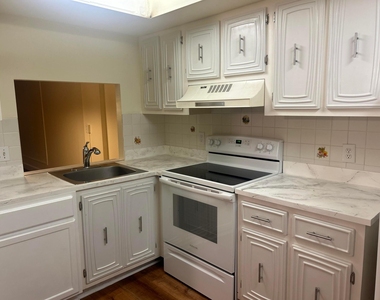 109 Royal Park Drive - Photo Thumbnail 1