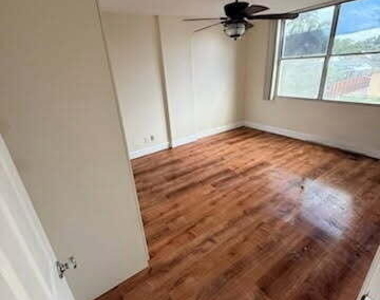 109 Royal Park Drive - Photo Thumbnail 2