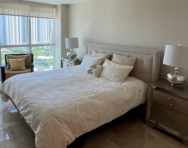16500 Collins Avenue - Photo Thumbnail 16