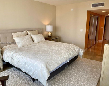 16500 Collins Avenue - Photo Thumbnail 17