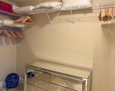 16500 Collins Avenue - Photo Thumbnail 19
