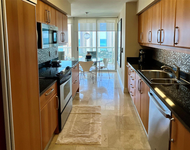 16500 Collins Avenue - Photo Thumbnail 10
