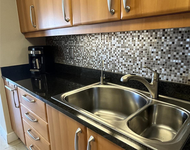 16500 Collins Avenue - Photo Thumbnail 13