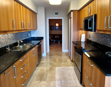 16500 Collins Avenue - Photo Thumbnail 11