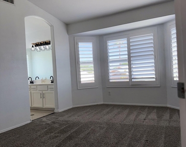 9009 W Monte Vista Road - Photo Thumbnail 7