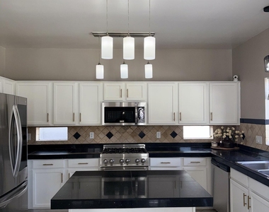9009 W Monte Vista Road - Photo Thumbnail 1
