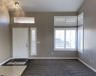 9009 W Monte Vista Road - Photo Thumbnail 2