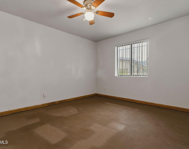 3636 W Keim Drive - Photo Thumbnail 17