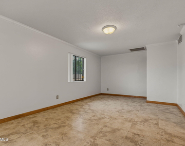 3636 W Keim Drive - Photo Thumbnail 8