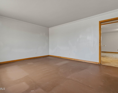 3636 W Keim Drive - Photo Thumbnail 5