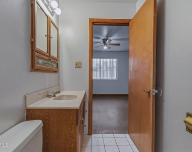3636 W Keim Drive - Photo Thumbnail 20