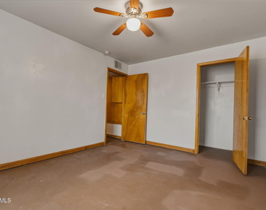 3636 W Keim Drive - Photo Thumbnail 16