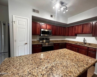 18250 N Cave Creek Road - Photo Thumbnail 1