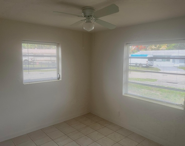2410 Sw 44th Avenue - Photo Thumbnail 9