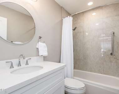 7428 N Via Camello Del Norte -- - Photo Thumbnail 13