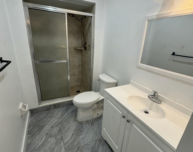 480 Nw 20th Street - Photo Thumbnail 4