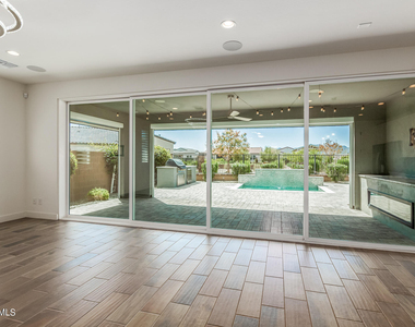 11342 N Jerome Street - Photo Thumbnail 12