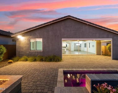 11342 N Jerome Street - Photo Thumbnail 2