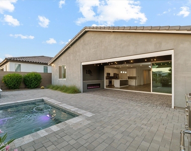 11342 N Jerome Street - Photo Thumbnail 9